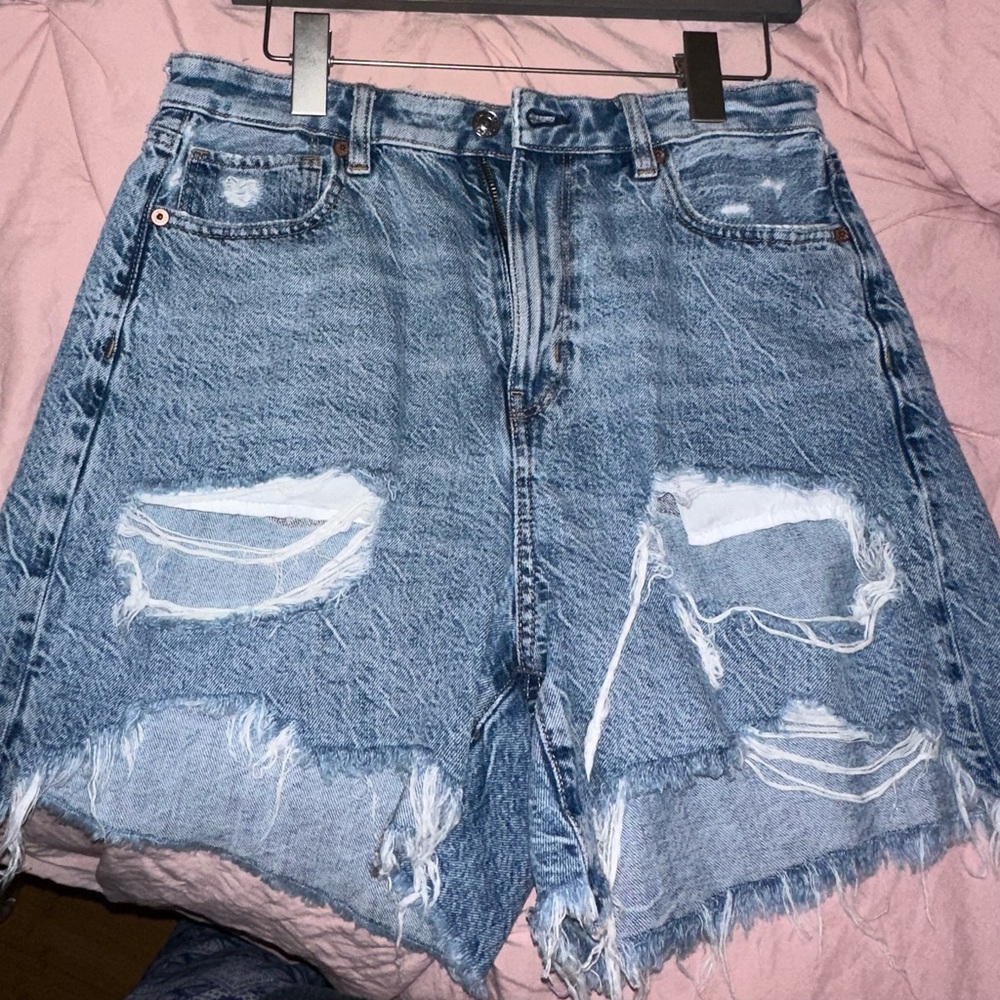 American Eagle Ripped Mom Shorts Size 8